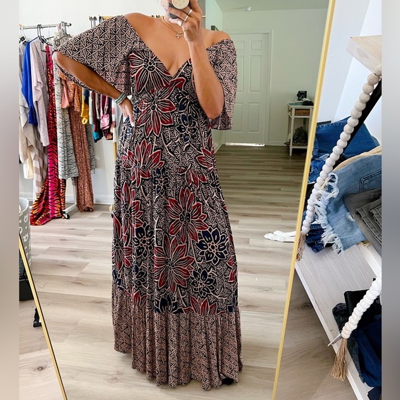 BOUTIQUE SPANISH STYLE DRESS - Picture 4 of 7